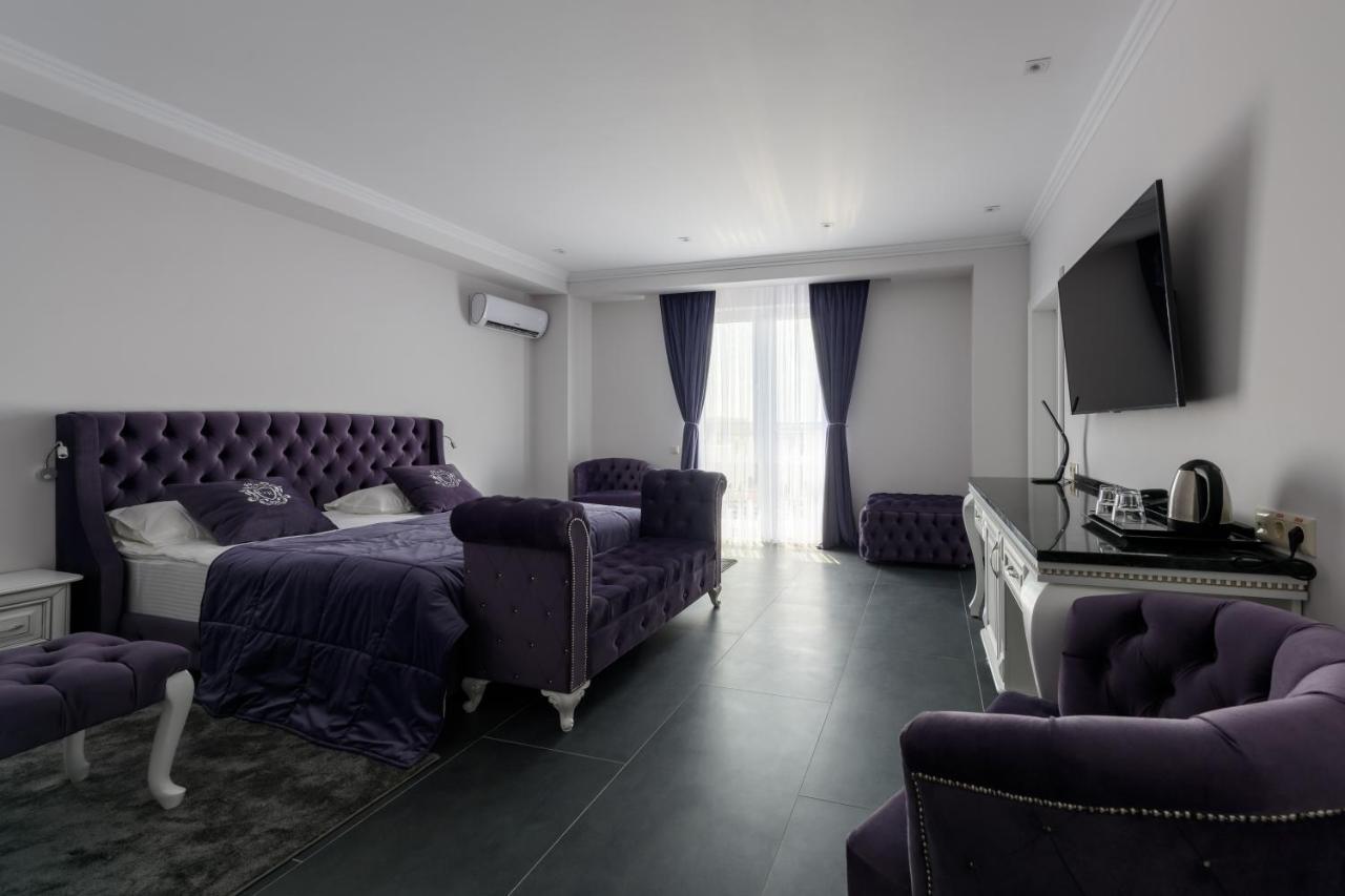 Hotel Grand Royal Chernivtsi Exterior foto