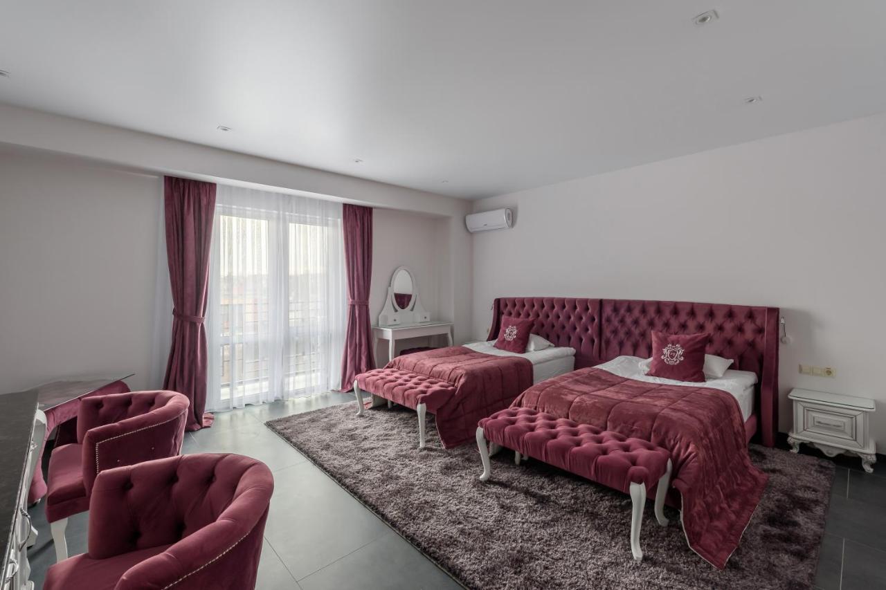Hotel Grand Royal Chernivtsi Exterior foto